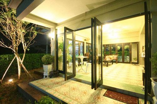 Ploen Pattaya Residence By Tolani Kültér fotó