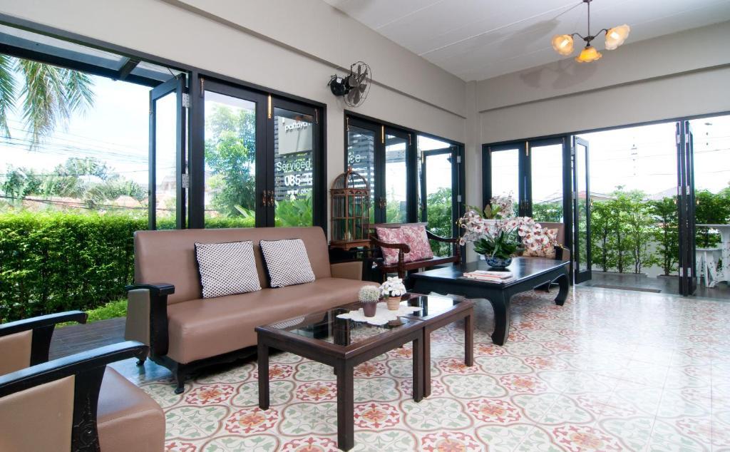 Ploen Pattaya Residence By Tolani Kültér fotó
